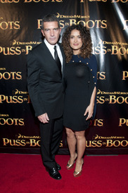 Salma Hayek at the premiere of Puss in Boots in San Francisco 19.10.2011_01.jpg