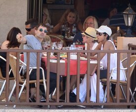 Halle Berry out for dinner in Palma de Mallorca 6.10.2011_01.jpg