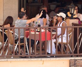 Halle Berry out for dinner in Palma de Mallorca 6.10.2011_07.jpg