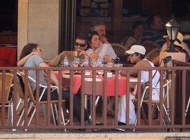 Halle Berry out for dinner in Palma de Mallorca 6.10.2011_11.jpg