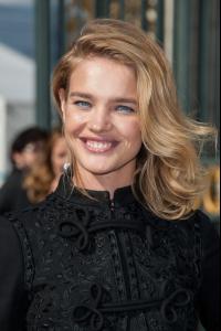Natalia+Vodianova+Valentino+Arrivals+Paris+P6mvnO5CDQGl.jpg