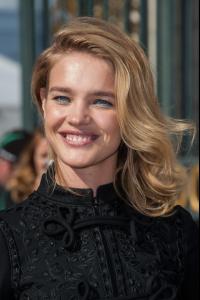 Natalia+Vodianova+Valentino+Arrivals+Paris+i7AXcpv_vQ9l.jpg