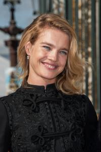 Natalia+Vodianova+Valentino+Arrivals+Paris+BgGKf-XFVZol.jpg
