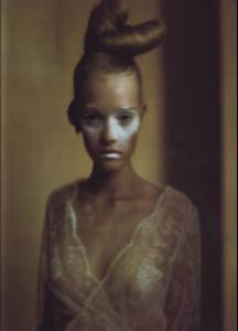 Vogue_Italia_March_1999_Atelier_by_paolo_roversi010.jpg