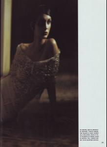 Vogue_Italia_March_1999_Atelier_by_paolo_roversi012.jpg