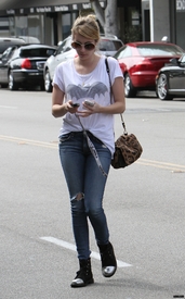 Emma Roberts Out in LA Oct 9049.jpg