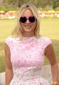 KaleyCuoco10062012_3rdAnnualVeuveClicquotPoloClassic3.jpg