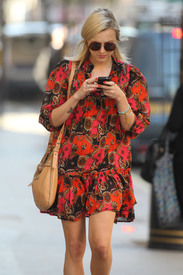 Cotton - Out and about in London - July 24. 2012 4 (4).jpg