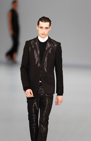 Hugo_Hugo_Boss_Runway_Mercedes_Benz_Fashion_Ng_M0.jpg