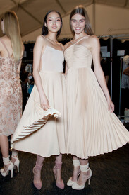 th_Jill_Stuart_Spring_2013_Backstage_9_GCe_g_Cj_F4x.jpg