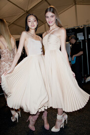 th_Jill_Stuart_Spring_2013_Backstage_uc0_JKtl1_FSIx.jpg