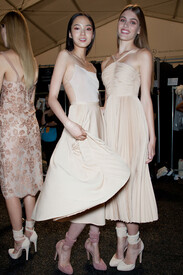 th_Jill_Stuart_Spring_2013_Backstage_UFOYsyc_BAPx.jpg
