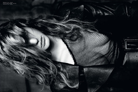 th_002_Caterina_Ravaglia_by_Paolo_Roversi_Love_Distr.jpg