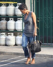 Halle Berry out and about in Brentwood 5.10.2012_02.jpg