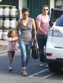 Halle Berry out and about in Brentwood 5.10.2012_07.jpg