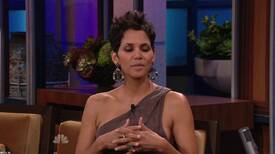 Halle Berry on the Tonight Show with Jay Leno 22.10.2012_07.jpg