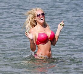 Aisleyne Horgan Wallace  - Bikini  Marbella 28th May 2013  _10_.jpg