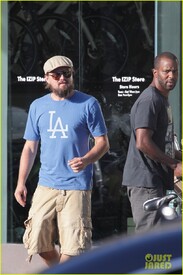 leonardo-dicaprio-keeps-the-environment-.jpg