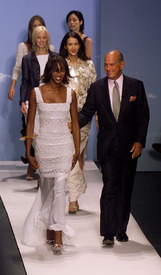 (06) Naomi on the runway for Oscar de la Renta (NY RTW Show).jpg
