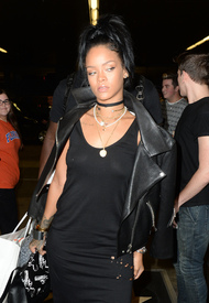 Rihanna (8).jpg