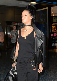 Rihanna (33).jpg