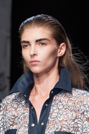 Leonard_Paris_Spring_2015_Details_Zyj_Iv8z104mx.jpg