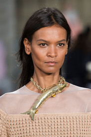 loewe_liya1b.jpg