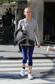 Diane Kruger out for a walk to her Gym in New York City_02.jpg