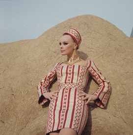 Elke Sommer144.jpg