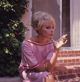 Elke Sommer222.jpg