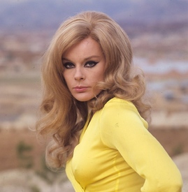 Elke Sommer133.jpg