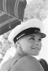 Elke Sommer048.jpg