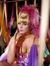 Elke Sommer004.jpg