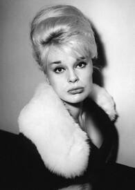 Elke Sommer009.jpg