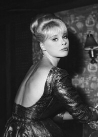 Elke Sommer014.jpg