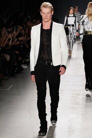 h-and-m-balmain-runway-fall-2016-59.jpg