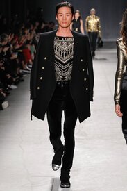 h-and-m-balmain-runway-fall-2016-06.jpg