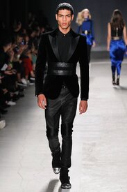 h-and-m-balmain-runway-fall-2016-16.jpg