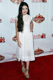 Landry-Bender--Annie-Premiere--11.jpg