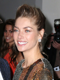 Jessica_Hart_06.jpg