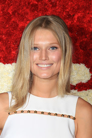 Toni_Garrn_10.jpg