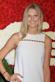 Toni_Garrn_11.jpg