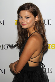 Stefanie_Scott_03.jpg