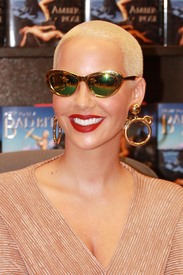 Amber Rose Book Signing at Barnes and Noble_07.jpg