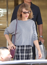 tswift301015BZNimage9.jpg