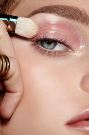 application-eye-shadow-gloss-editorial-shoot.jpg