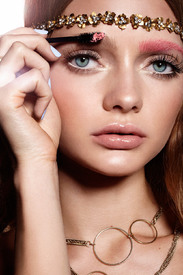 how-to-apply-eyebrow-dye-pink-pastel-dyeing-eyebrows.jpg