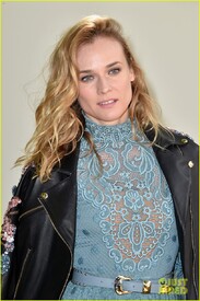 diane-kruger-elie-saab-pfw-show-16.jpg