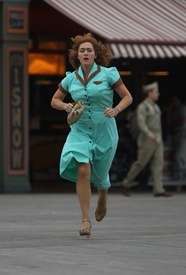 KateWinslet_Brooklyn092816_25.jpg