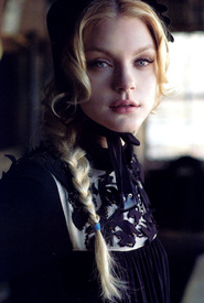 jessica_stam_baz_oct06_2.jpg